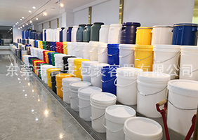 日本插小穴吉安容器一楼涂料桶、机油桶展区